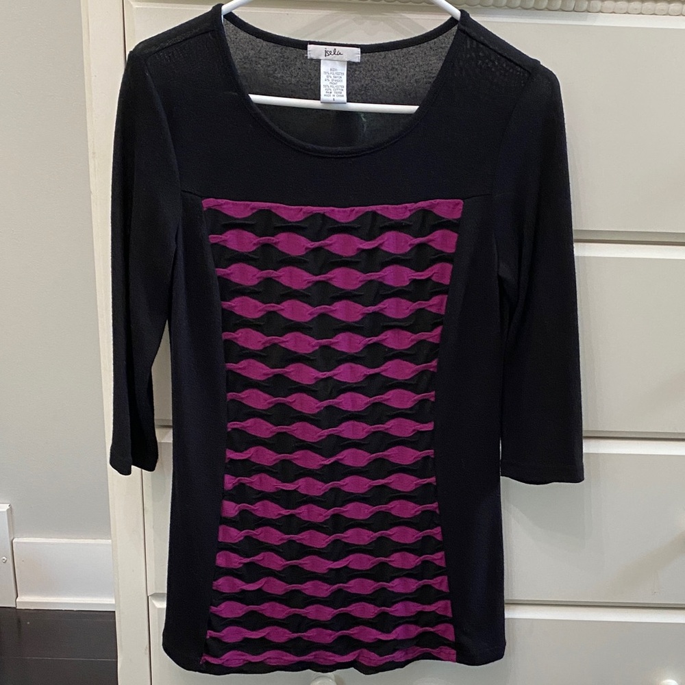 Isela  Black and Purple Wave Pattern Tunic Top. 3/4 Sleeve. Very Soft. Size S